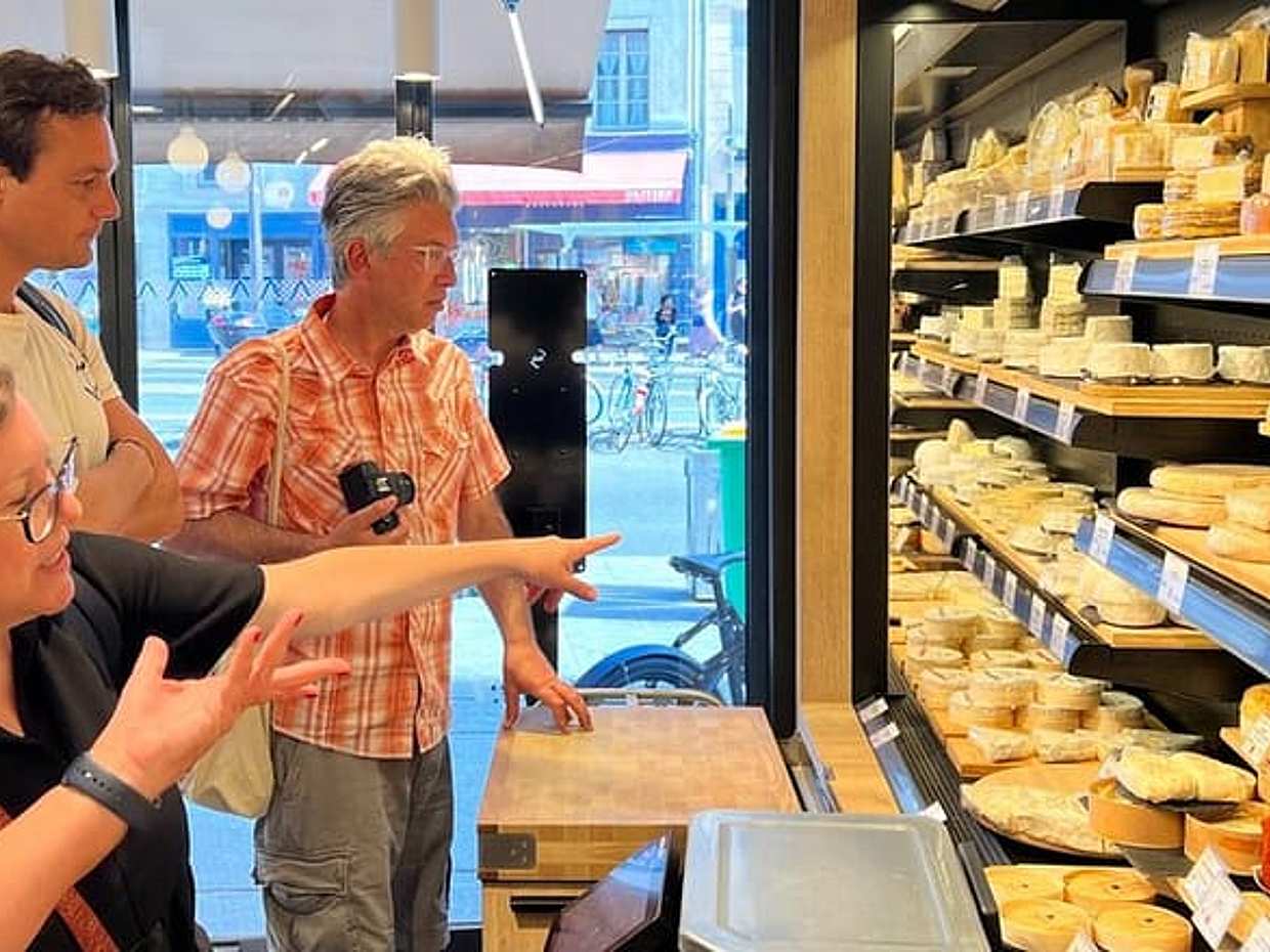 Private Wine & Cheese Tasting Tour to Eiffel Summit with Pick up