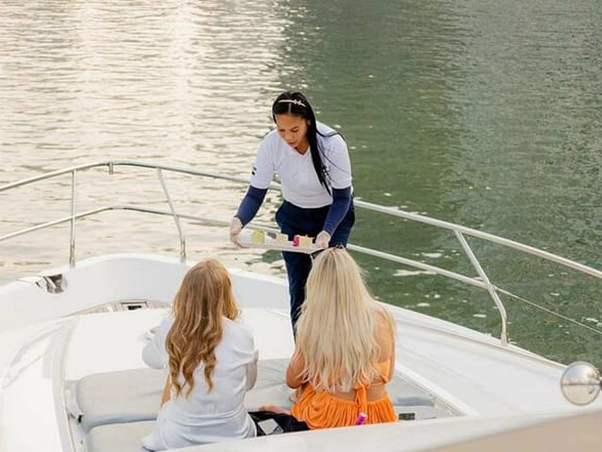 Dubai 1-Hour Morning Exclusive Shared Yacht Tour in United Arab Emirates, photo 4