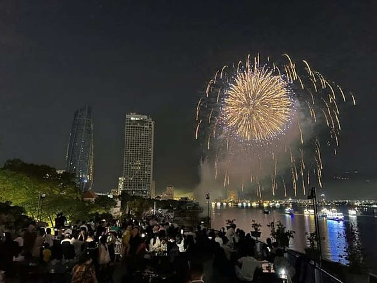 Da Nang Fireworks Festival 2026 and Riverside Dinner Experience, Vietnam, photo 5