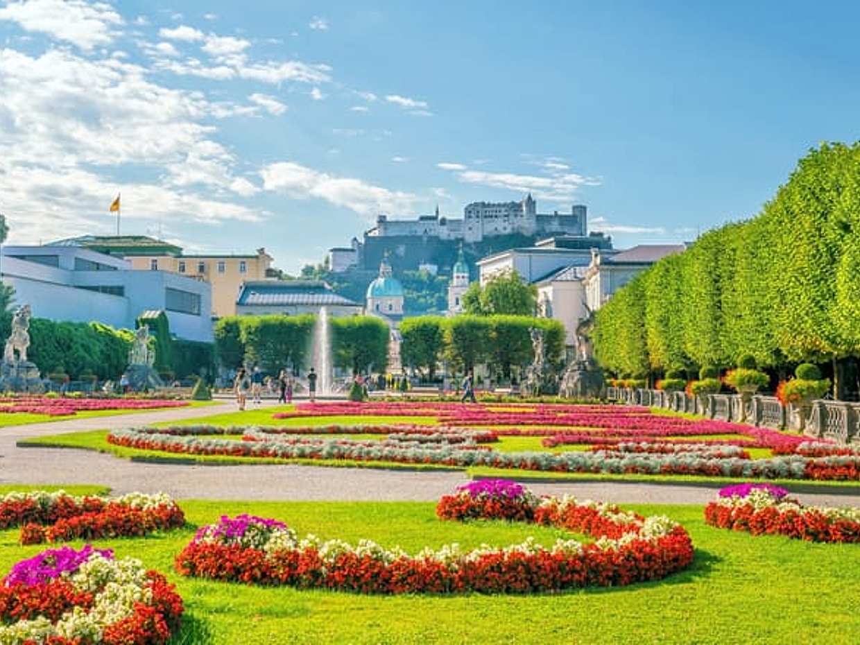 Salzburg Old Town Walking Tour, Mozart, Mirabell Gardens - Chinese in Austria, photo 4