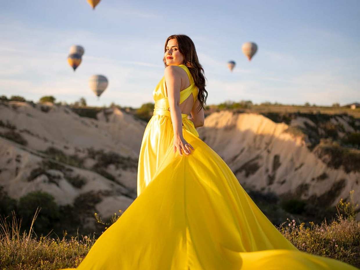 Sunrise Photo Shooting with Flying Dresses in Turkey, Cappadocia