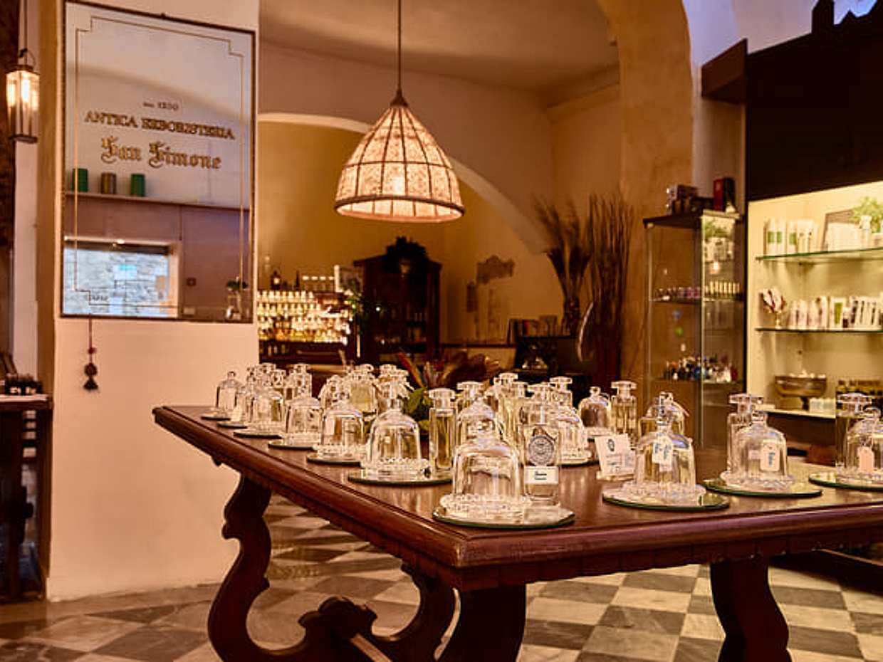 Perfume Masterclass in Florence: Make your Own Personal Fragrance, photo 5
