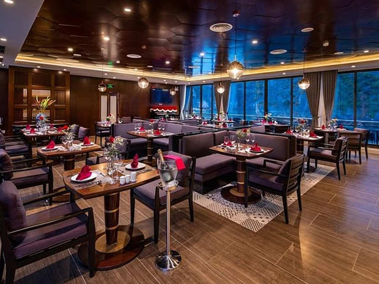 Top VIP Luxury Cruise 3 Days Tour : Full Meals,Biking,Kayaking,Swimming Pool, photo 5
