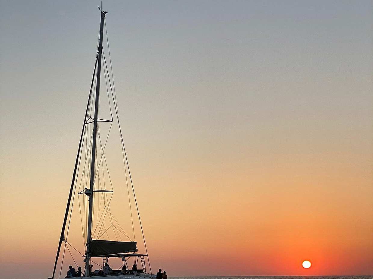 Premium Sunset Sailing Catamaran Experience with BBQ and Drinks in Greece, Santorini, photo 5
