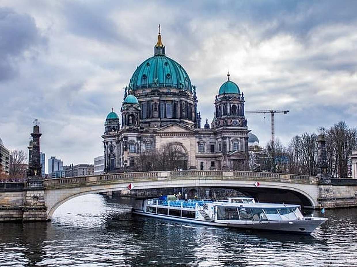 Private Transfer from Prague to Berlin, Hotel-to-hotel, English-speaking driver