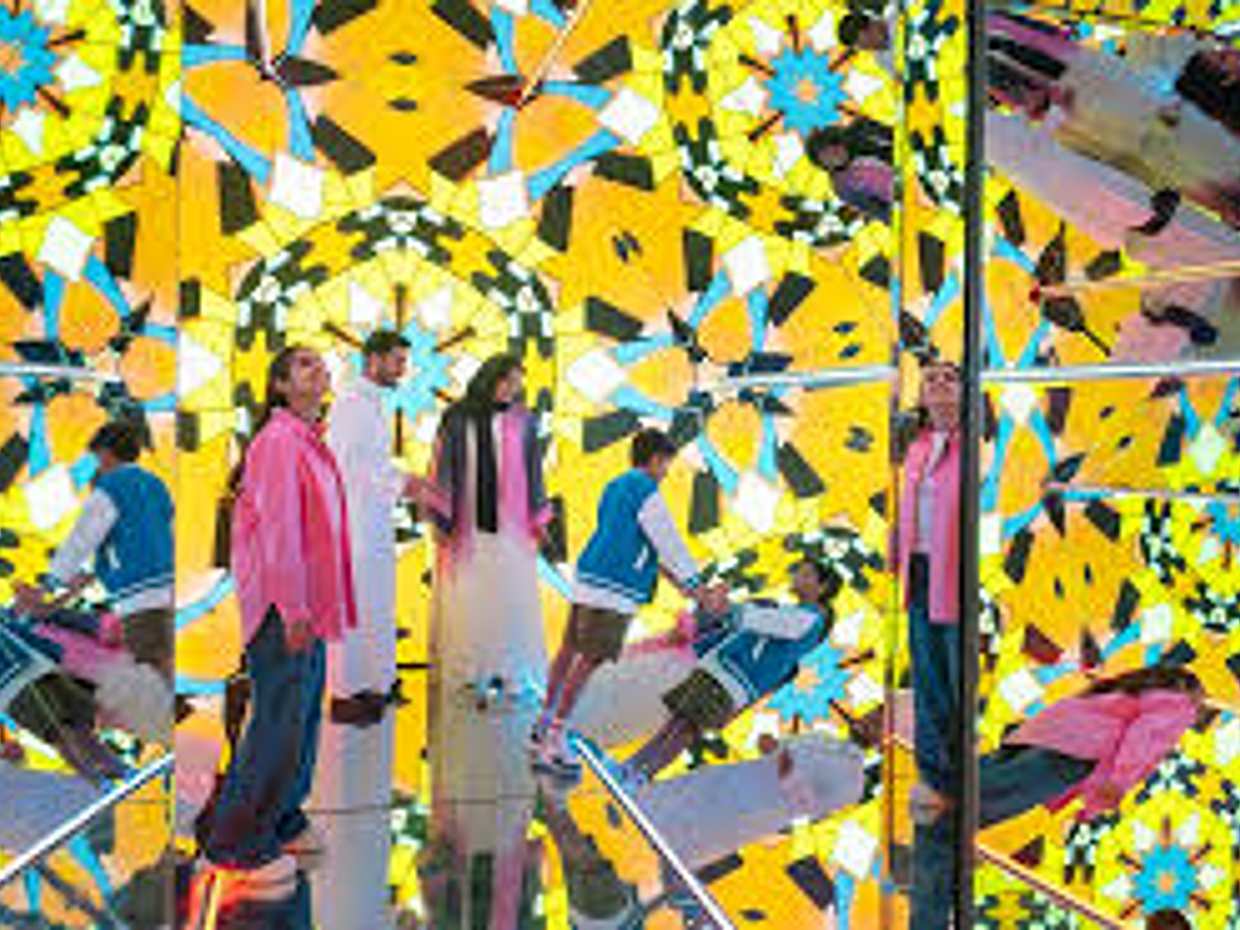 Dubai Mall Shopping, House of Hype, Besuch der 124./125. Etage des Burj Khalifa und der musikalischen Fontänenshow mit privaten Transfers in den Vereinigten Arabischen Emiraten.
, photo 4