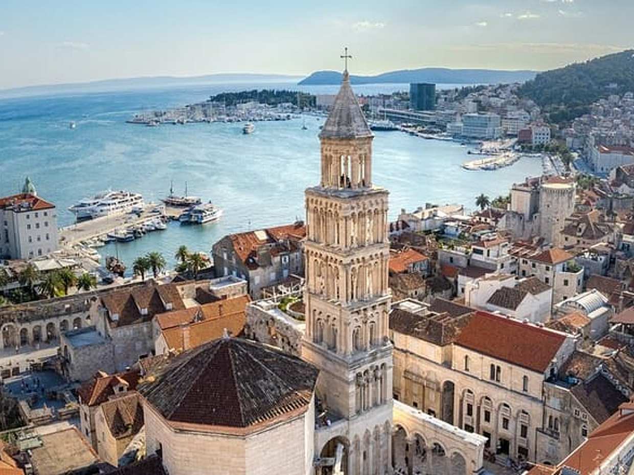 Venice to Split Private Transfer with 2-Hour Sightseeing Stop