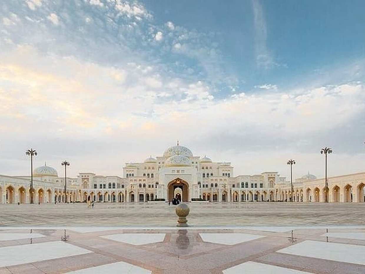 Abu Dhabi Premium City Tour | SZ Mosque, Louver & Qasr Al Watan