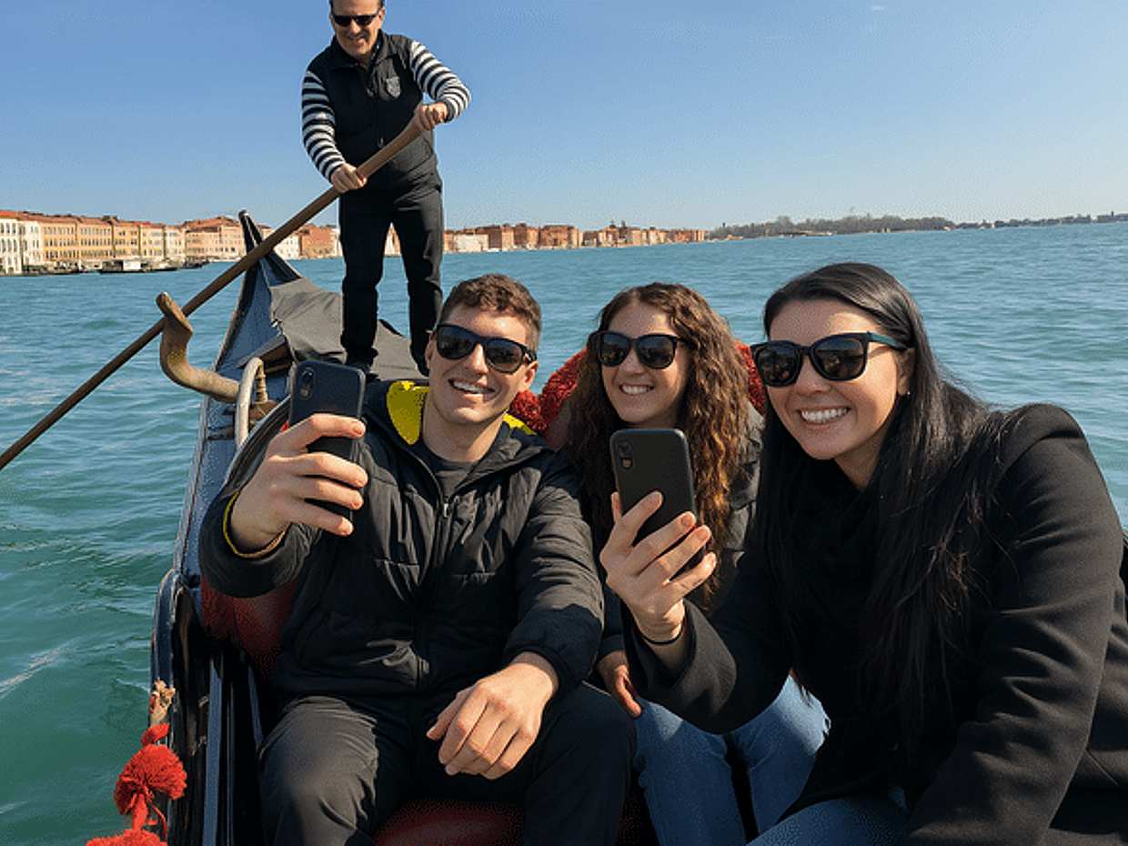 Grand Canal Gondola Experience with Live Commentary, photo 3