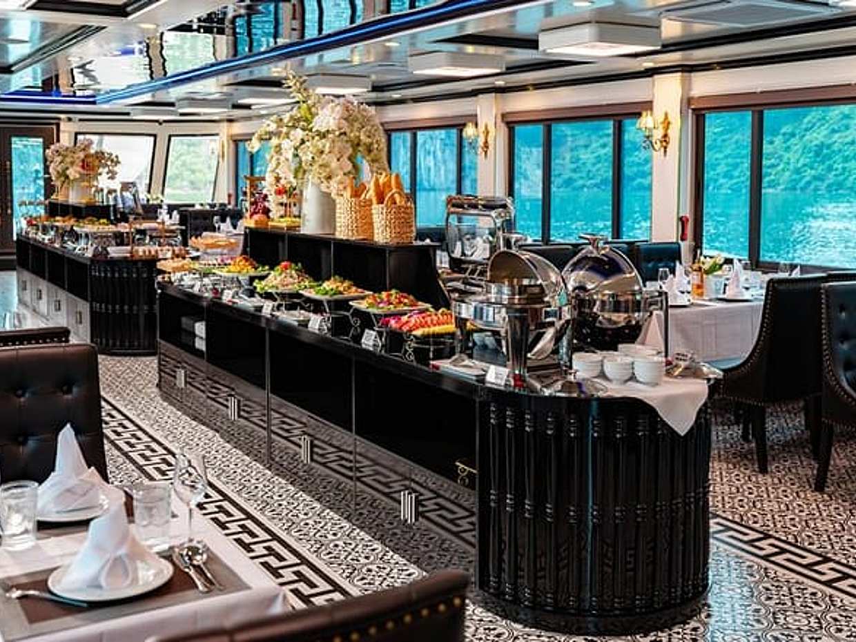 Ha Long Bay 5-Star Sonata Cruise: Buffet, Jacuzzi & Kayaking, photo 3