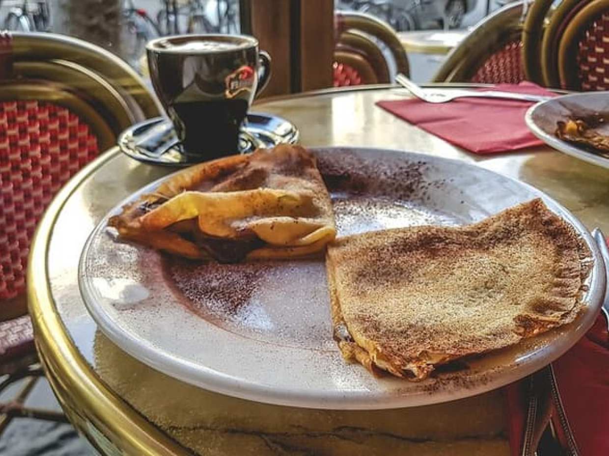 Paris Private Tour to Louvre Museum & French Crepes in France, photo 5