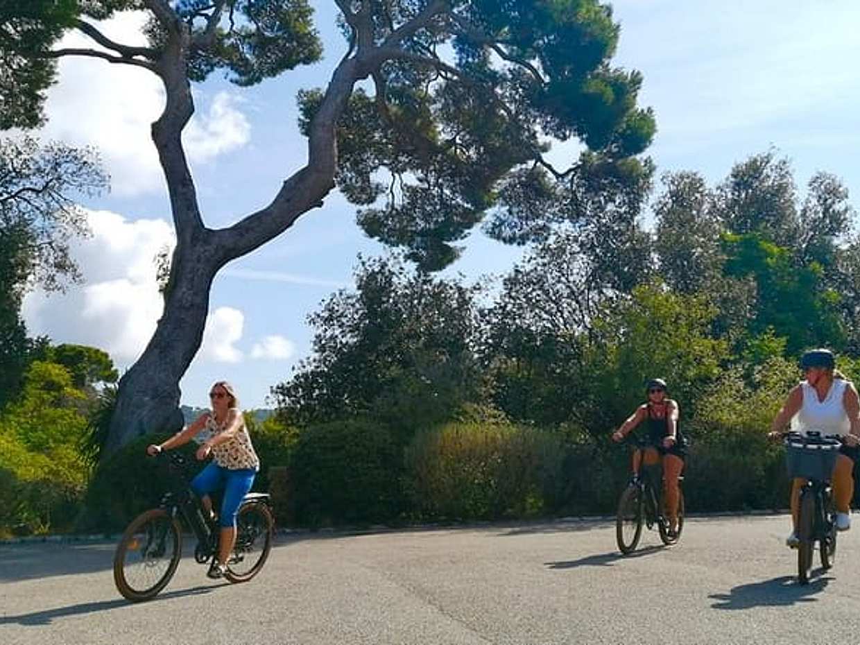 Nice Essentials Guided Electric Bike Tour in France, photo 2