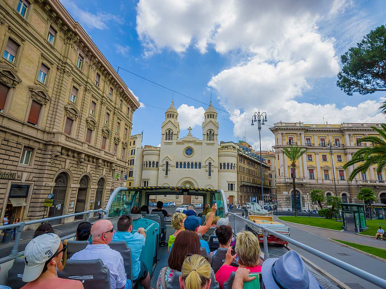 Visita guiada a pie y en autobús por la Roma clásica, Italia, photo 2