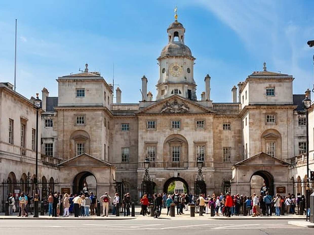 Londres: O Segredo da Coroa - Missão Real Autoguiada com Enigmas no Reino Unido, photo 3