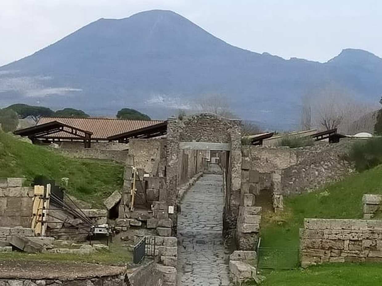 Private Archaeologist service to explore Pompeii's secrets any time ticket incl.