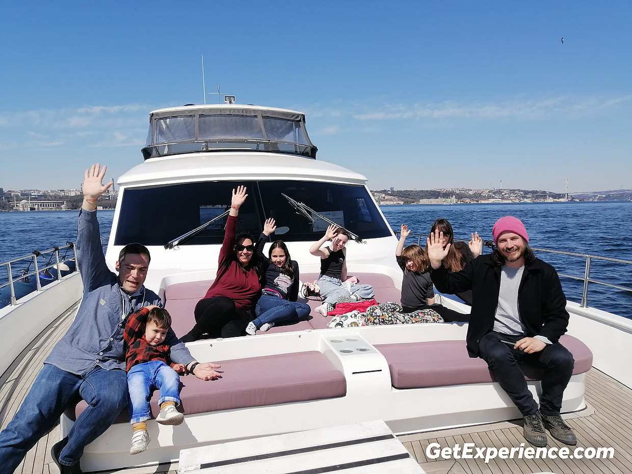 Afternoon Bosphorus Yacht Cruise with a Stopover on the Asian Side in Turkey, Istanbul