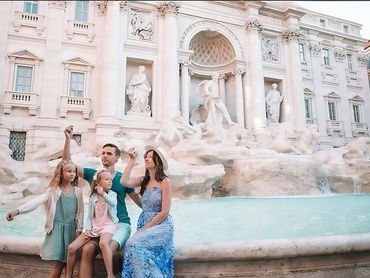 Private Tour of Vatican and Rome's Icons - lunch & Luxury Cars!