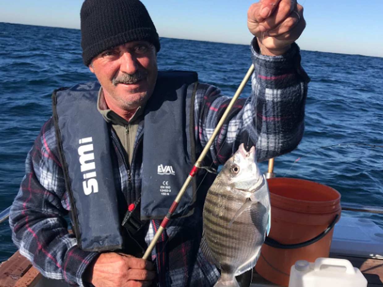4 hour Private Fishing Trip- Up to 10 people in Portugal, Cascais, photo 4
