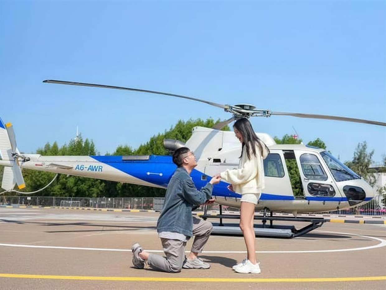 12 Mins Iconic Helicopter Tour Dubai in United Arab Emirates, photo 2