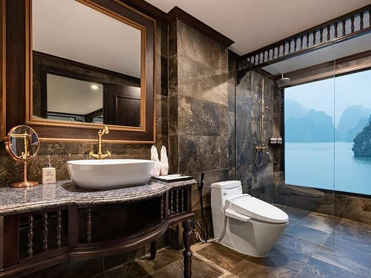 Hanoi: 2D1N Lan Ha Bay & Halong Bay Cruise with Balcony & Bathtub, photo 3
