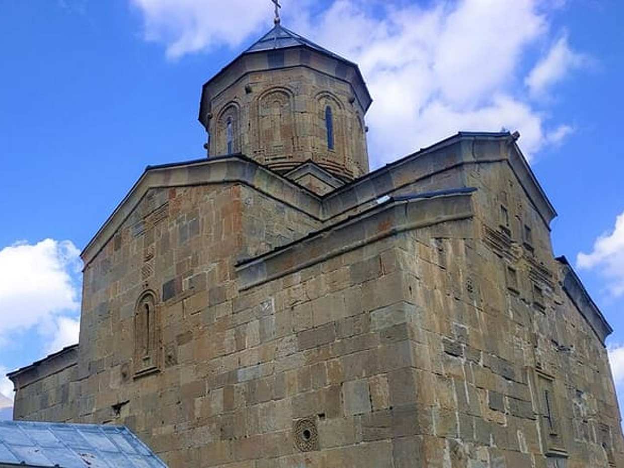 "Przygoda w Kazbegi: Łatwa wycieczka z Tbilisi w Gruzji"
