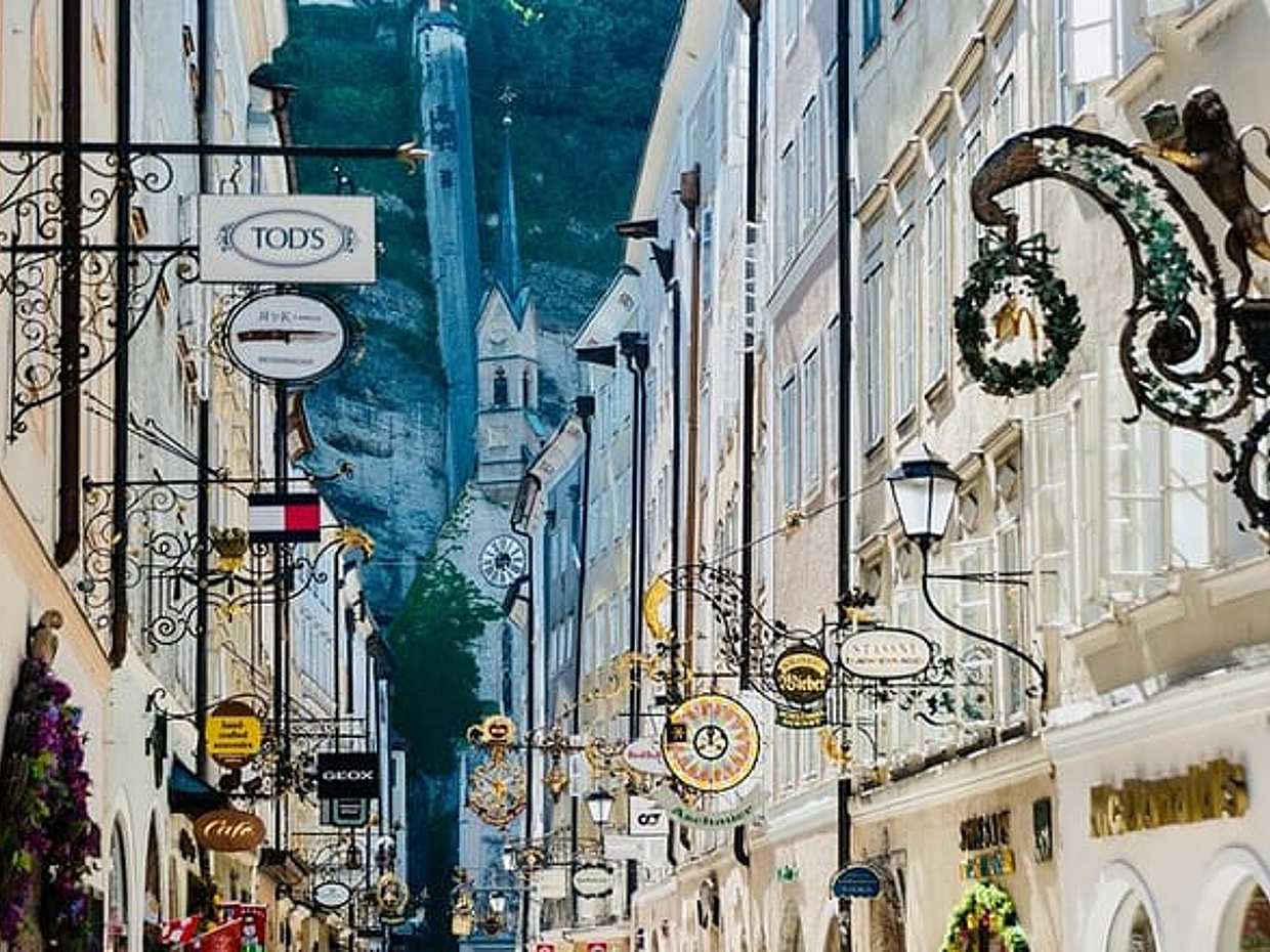 Transfer from Prague to Salzburg with Tour Stop in Cesky Krumlov in Czechia, photo 3