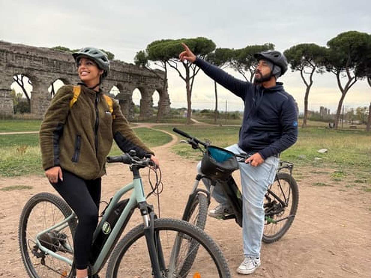 E-Bike 亚壁古道：意大利罗马渡槽和塞西莉亚·梅特拉陵墓 VR