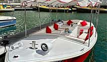 Foto 4 Excursión privada en barco Duffy de 60 minutos por el puerto deportivo de Dubai y JBR