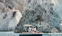 Photo 4 <p>Santorin : Location de bateau privé sans skipper dans la Caldeira</p>