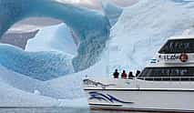 Photo 3 Perito Moreno Glacier with Navigation in Front of the Glacier - Calafate