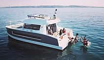 Photo 3 Motor catamaran up to 18 people in Lisbon