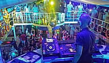 Фото 3 Ночная дискотека на роскошной яхте в Алании с музыкой, пением и трансфером в обе стороны