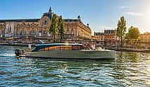Photo 4 Private VIP cruise with champagne tasting and macaroon