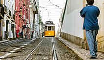Foto 4 Lisbon Photography Tour: Authentic Alfama with Local Photographer