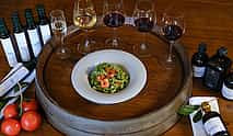 Foto 3 Degustación de vino, aceite de oliva y vinagre balsámico con comida toscana
