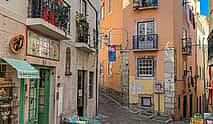 Photo 3 2-Hour Tuk-tuk in Historical Lisbon Route