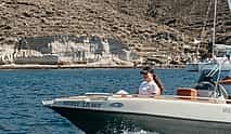 Photo 3 <p>Santorin : Location de bateau privé sans skipper dans la Caldeira</p>