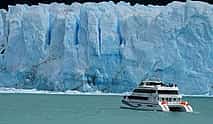 Photo 4 Perito Moreno Glacier with Navigation in Front of the Glacier - Calafate