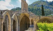 Foto 4 ```html
Tour Kyrenia, St. Hilarion und Bellapais-Abtei ab Paphos
```
