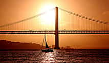 Фото 3 Частный романтический круиз по реке Тежу в Лиссабоне