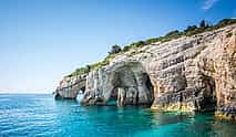 Foto 3 Excursión privada en barco por la playa de Navagio y las cuevas azules