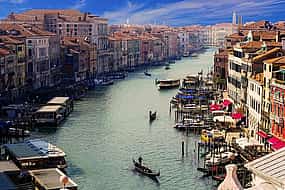 Foto 1 Private Transfer from Budapest to Venice, English-speaking driver