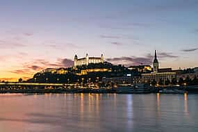 Foto 1 Private transfer from Budapest to Prague with a Sightseeing stop in Bratislava