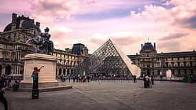 Foto 1 Paris Full Day: VIP Lunch, Seine River Cruise and Louvre Walking Tour