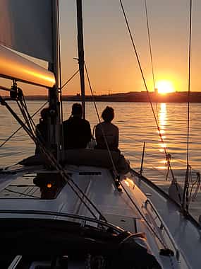 Foto 1 Bootsfahrt bei Sonnenuntergang in Lissabon