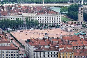 Photo 1 Private Transfer From Marseille To Lyon With a 2 Hour Stop