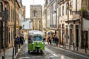 Фото 1 Средневековый Лиссабон и богемные кварталы Частный тур на тук-туке