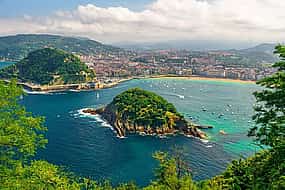 Fotografie 1 Private transfer: Barcelona to San Sebastian, 2h Stop in Pamplona