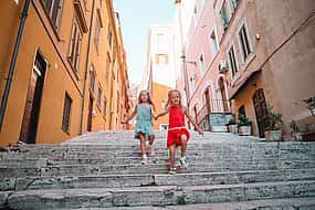 Foto 1 Rome Private Family Walking Tour with Games for Kids