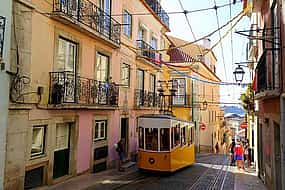 Foto 1 Private Premium Car Transfer from Porto to Lisbon with 2 hours for sightseeing